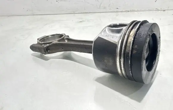 Volkswagen Golf VII Piston with connecting rod 03LA