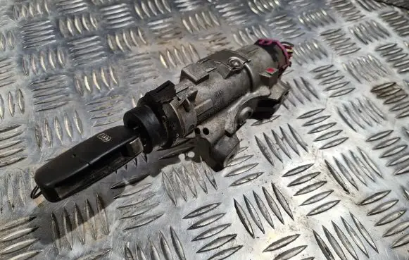 Audi A6 S6 C5 4B Ignition lock 4B0905851