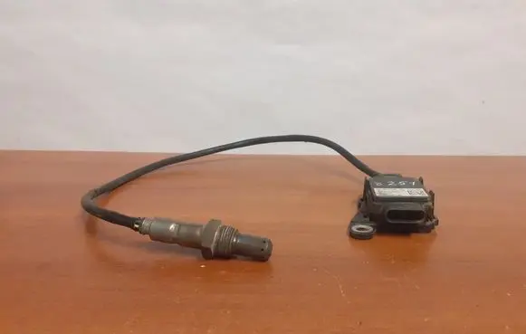 BMW 1 F40 Lambda probe sensor 0281008039 8251
