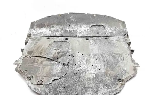 Mazda 3 II Engine splash shield/under tray K6805
