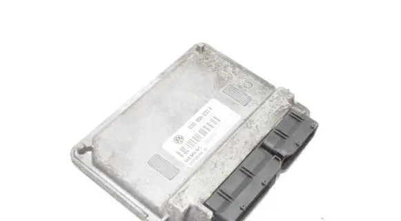 Volkswagen Polo Engine control unit/module 03D906033F