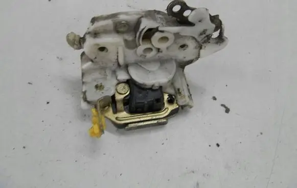 Nissan Micra Front door lock 