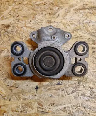Volvo XC60 Engine mount bracket 31401307