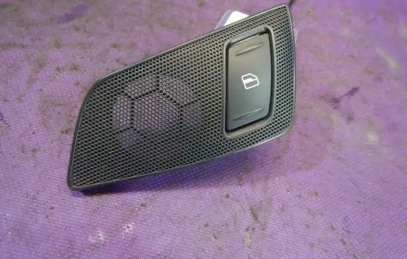 Skoda Octavia Mk2 (1Z) Quarter vent window switch 1Z0959855