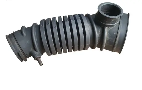 Mitsubishi Pajero Air intake hose/pipe MD165350