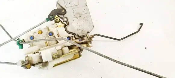 Nissan Primera Front door lock 