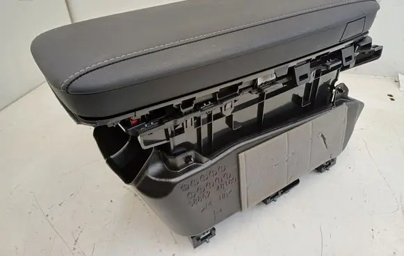 Lexus RX V Armrest 5886248180