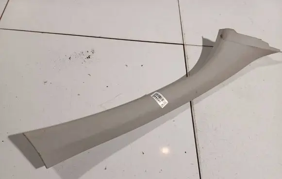 Citroen C3 (C) pillar trim 9683335377