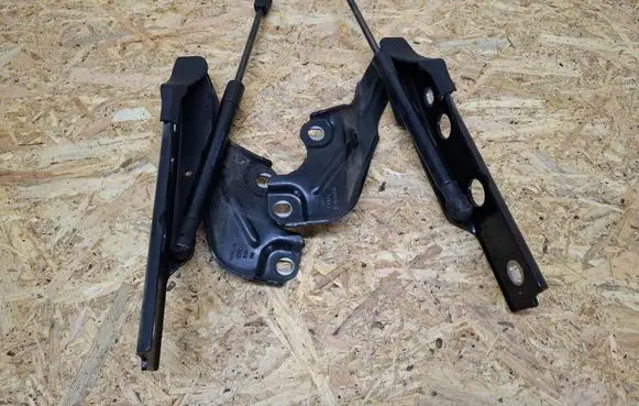 Audi A6 C7 Engine bonnet/hood hinges 4G8823301D