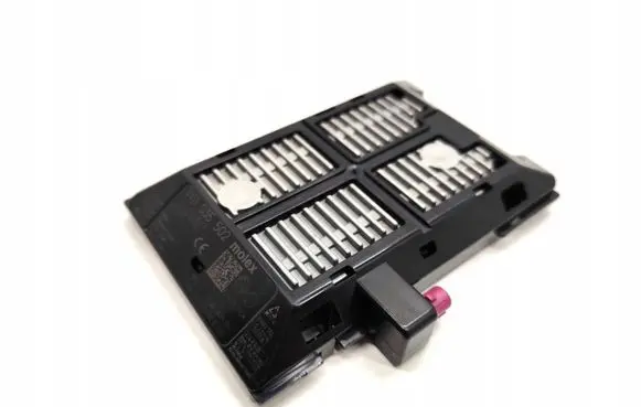 Skoda Octavia Mk3 (5E) Wireless charging module 3V0035502
