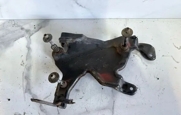 Mercedes-Benz E W211 Pneumatic air compressor holding bracket A2113200543