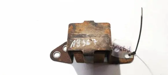 KIA Carnival Engine mount bracket