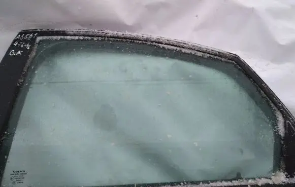 Volvo S40 Rear door window glass