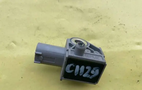 Mercedes-Benz C AMG W204 Airbag deployment crash/impact sensor A2048201985 5WK43584