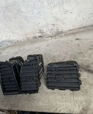 Mitsubishi ASX Dash center air vent grill