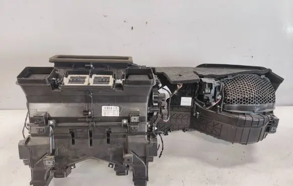 Mercedes-Benz C AMG W205 Interior heater climate box assembly A2058309504 T38752B