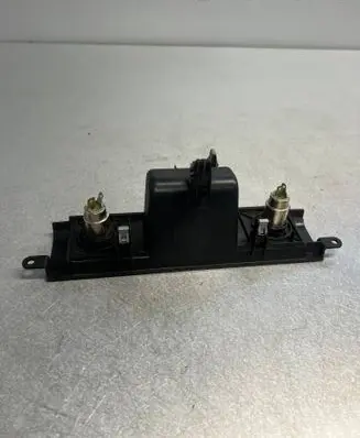 Land Rover Discovery 3 - LR3 12 V Socket (front) FB0500630