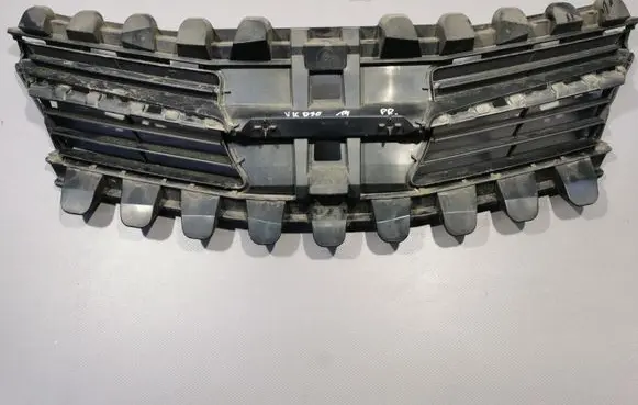 Toyota Verso Front bumper upper radiator grill 531110F060