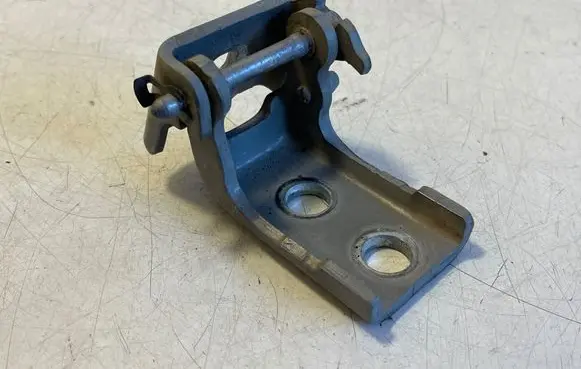 Opel Vivaro Front door upper hinge