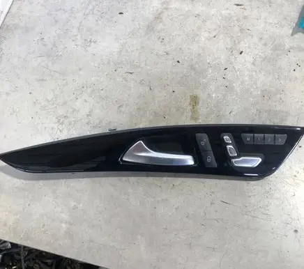 Mercedes-Benz CLS C218 X218 Front door interior handle trim A2187204180 A2129050251 A2187600161