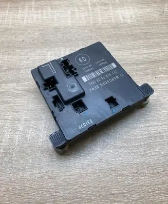 Mercedes-Benz E W211 Door control unit/module 2118201526 356805