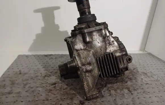 Nissan X-Trail T30 Gearbox transfer box case 8H513 XUK