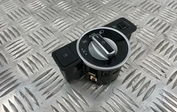 Mercedes-Benz C W204 Light switch A2049053103