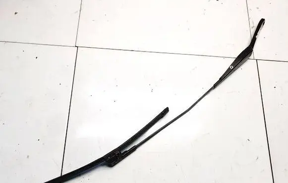 Front wiper blade arm