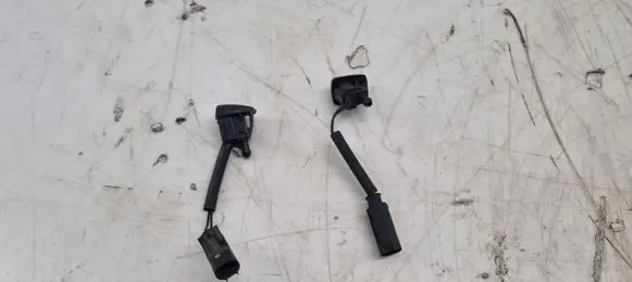 BMW 5 E60 E61 Windshield washer spray nozzle 7132969