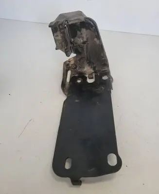 BMW 3 E90 E91 Radiator mount bracket 51647117
