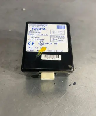 Toyota Corolla Verso AR10 Door control unit/module 897410F010 61B168000 168P5706417