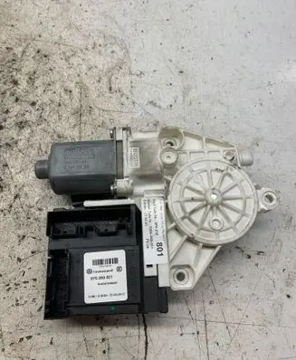 Audi A3 S3 8P Front door window regulator motor 8P0959801 05074605
