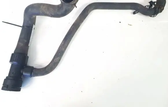 Volkswagen PASSAT B5 Engine coolant pipe/hose 8d0121055f