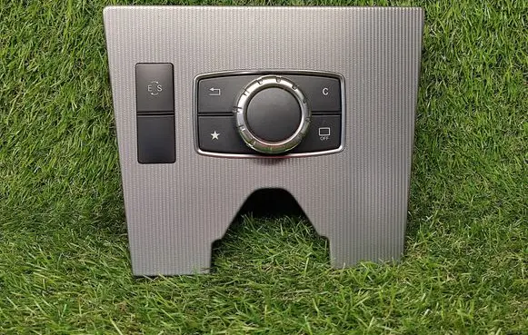 Multifunctional control switch/knob