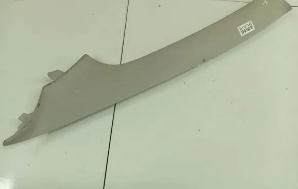 Peugeot 107 (C) pillar trim 622120H010