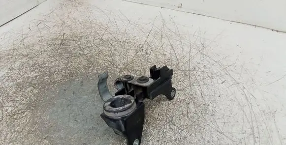 Volvo S60 Air filter cleaner box bracket assembly 8692208 30650770