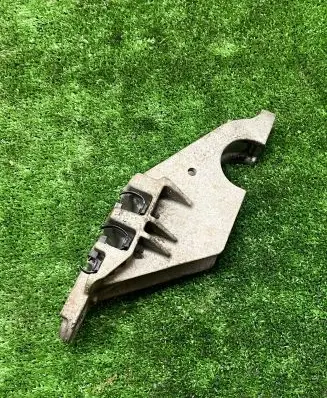 BMW M5 F90 Sway bar bush bracket, front 6884012 E2499 574710