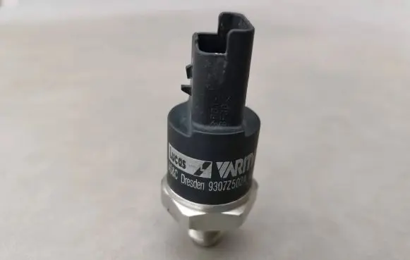 Renault Clio II Fuel pressure sensor 9307Z502A