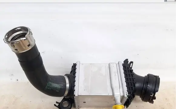 BMW X5 G05 Intercooler radiator 8660688 17518660688