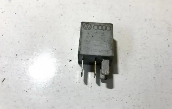 Volkswagen Golf V Other relay 1k0951253 0332011100