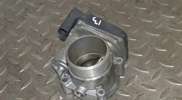 Audi A5 8T 8F Throttle valve 06F133062E