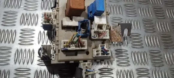 Nissan Almera Tino Fuse box set 24350BU200