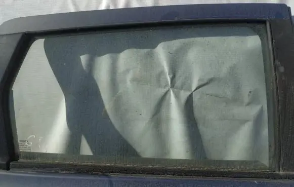 Nissan Qashqai Rear door window glass