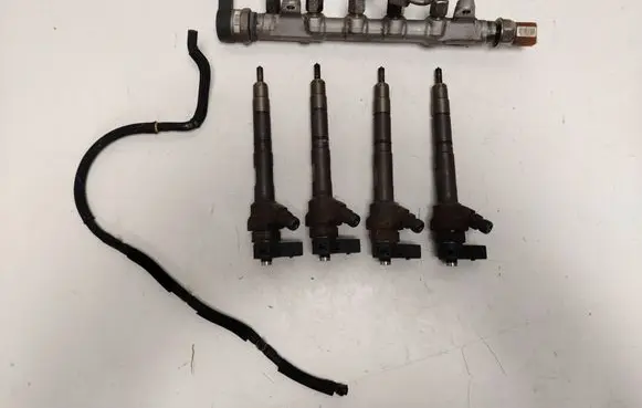Volkswagen Golf VI Fuel injection system set 057130764H 36750210 0281006003