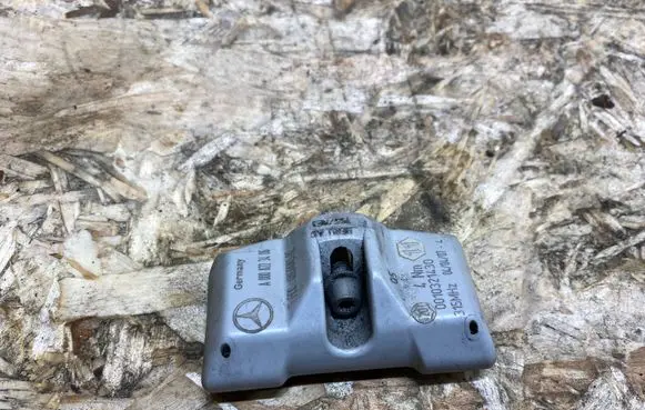 Mercedes-Benz SL R230 Tire pressure sensor A0008223406
