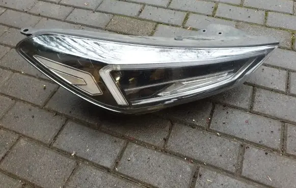 Hyundai Tucson TL Headlight/headlamp 92102D7700