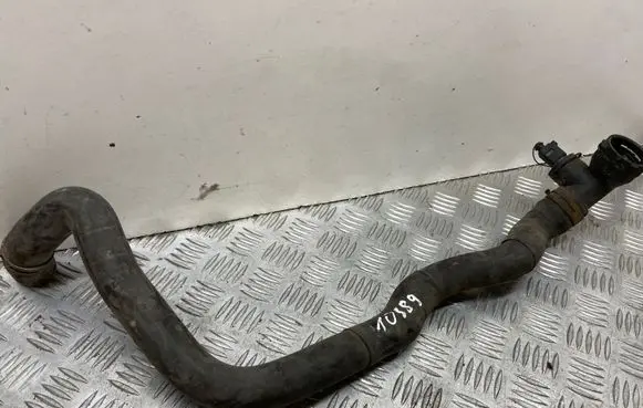Volkswagen PASSAT B6 Engine coolant pipe/hose
