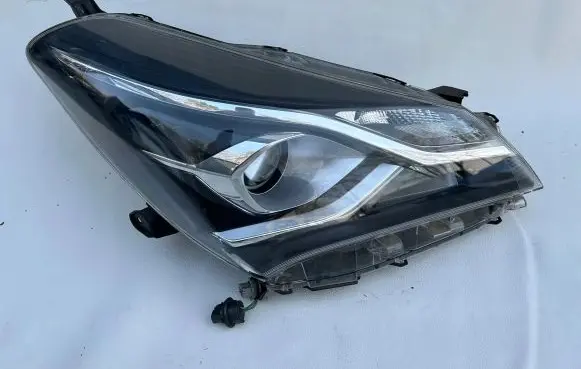 Toyota Yaris Headlight/headlamp