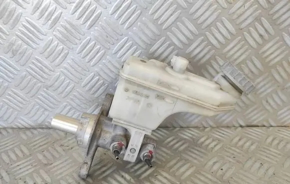 Master brake cylinder