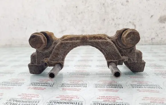 Volkswagen Jetta V Front Brake Caliper Pad/Carrier 